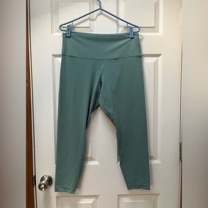 *SOLD* Lululemon cropped leggings
